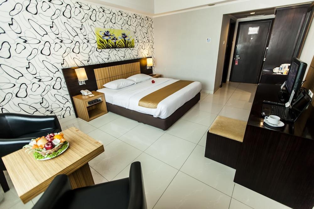 Orchardz Jayakarta Hotel Exterior photo