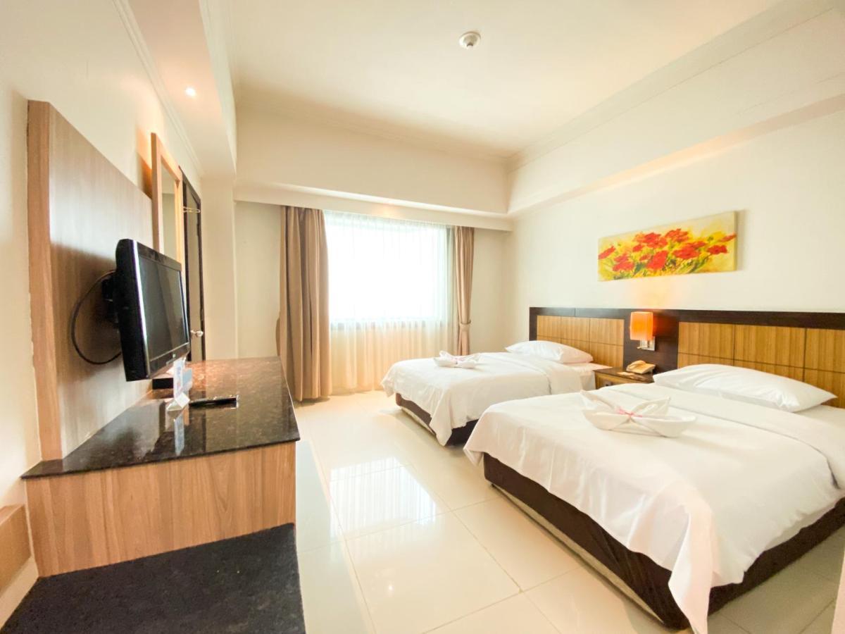 Orchardz Jayakarta Hotel Exterior photo