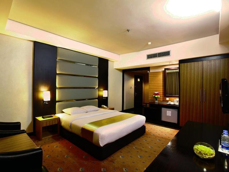 Orchardz Jayakarta Hotel Exterior photo