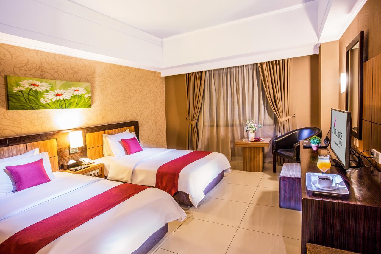 Orchardz Jayakarta Hotel Exterior photo