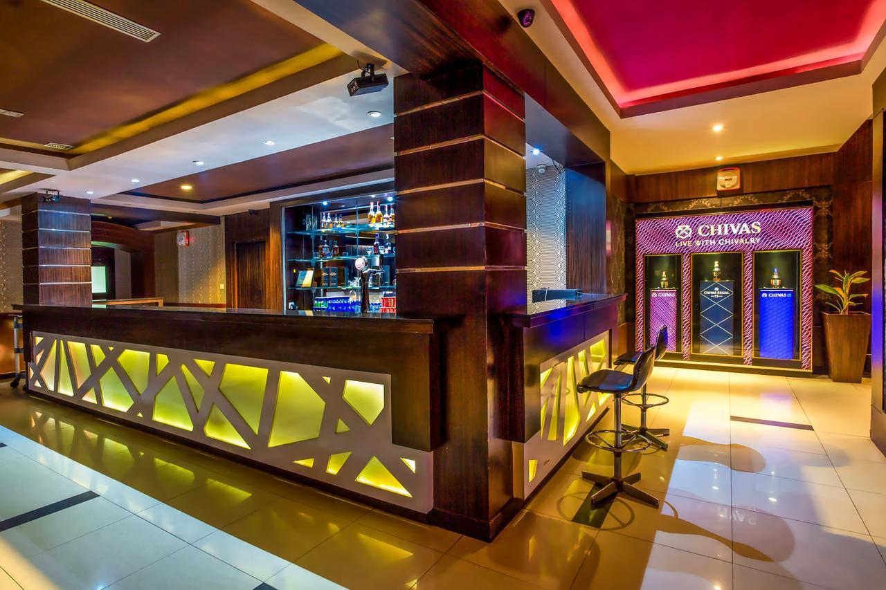 Orchardz Jayakarta Hotel Exterior photo
